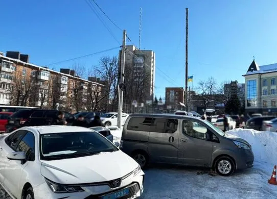 На Житомирщині таксист погрожував автоматом, бо люди відмовилися з ним їхати