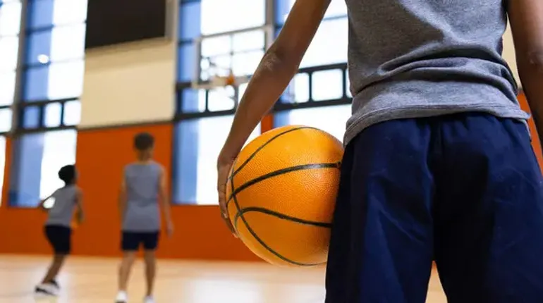 У Житомирі вчитель фізкультури побив свого учня: що з ним буде