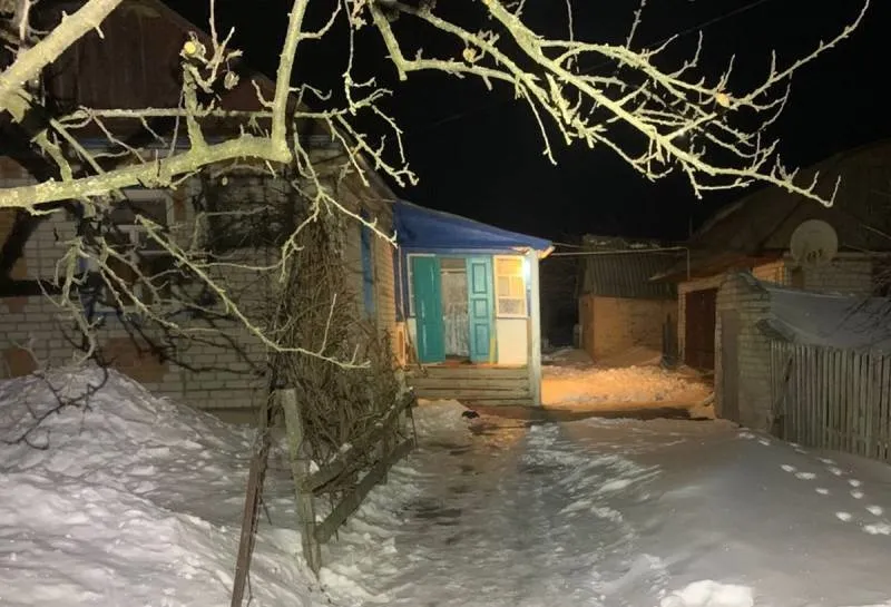 На Житомирщині рецидивіст ледь не вбив односельця, поки той спав