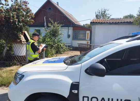 На Житомирщині чоловік жорстоко вбив дружину і тещу, а потім купував їм морозиво, щоб приховати злочин