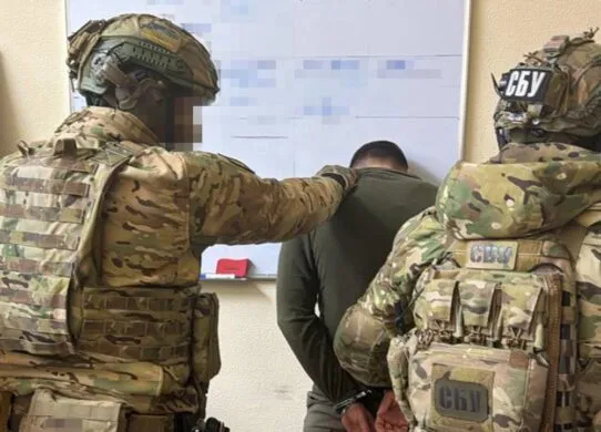 Скандал на 1,4 млрд: голову СБУ Житомирщини та топ-посадовця Повітряних Сил підозрюють у розкраданні