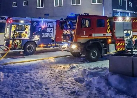 На Житомирщині гасили пожежу на підприємстві