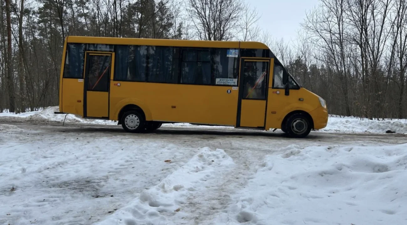 На Житомирщині маршрутки ігноруюсь село та висаджують людей посеред лісу
