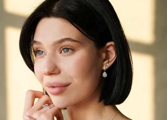 «Тихая роскошь»: почему серебряные украшения внезапно захватили мировые подиумы