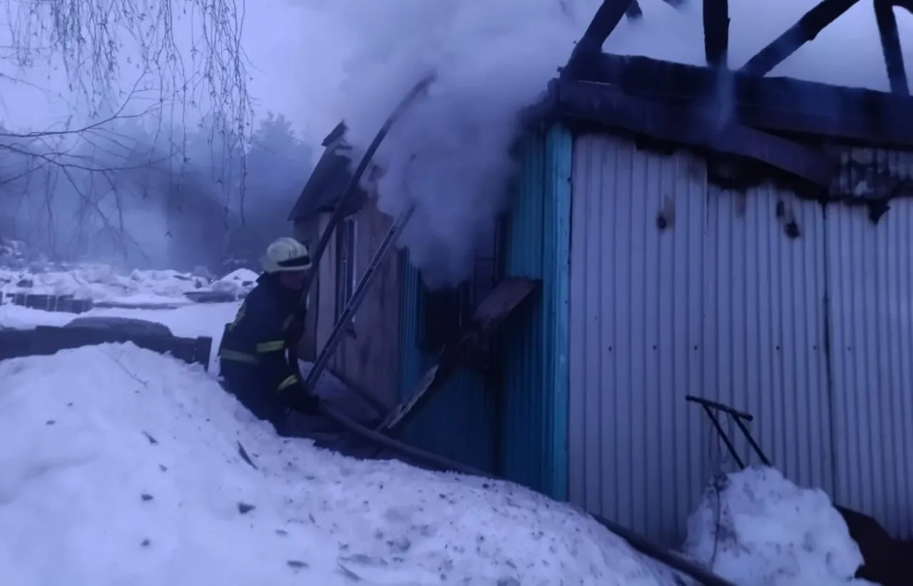 Пожежа на Житомирщині: вогонь знищив майно підприємства в Коростишеві