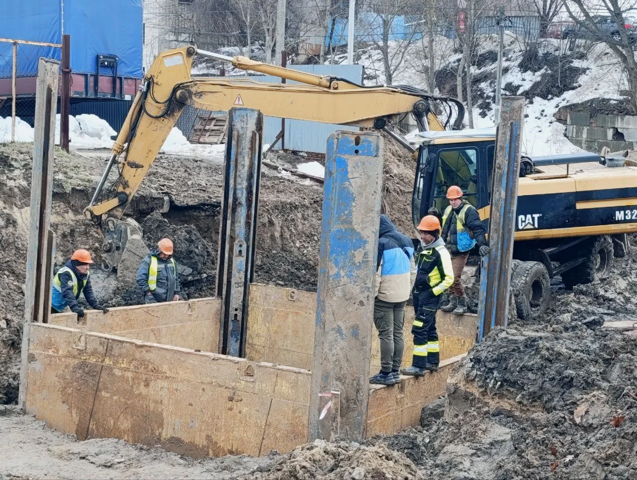 Ремонт мереж під дорогами та на глибині 7 метрів: деталі ліквідації аварій у Житомирі