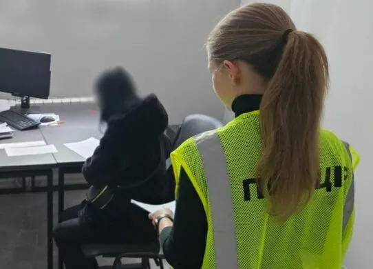 Душили подушкою та били: у Житомирі медсестрам оголосили підозру за знущання з дитини