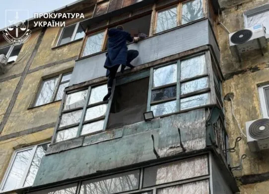 Елітні авто та фейкові посвідчення: на Житомирщині викрили схему вивезення дезертирів