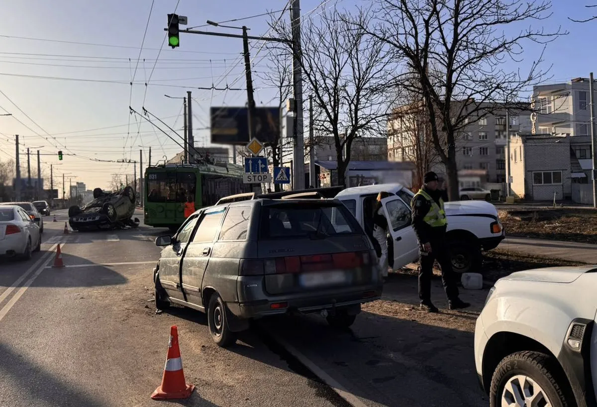 У Житомирі сталася жахлива автотроща за участі трьох авто: є постраждалі