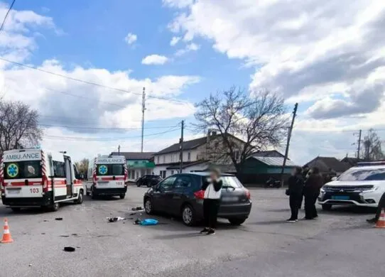 На Звягельщині розслідують аварію, у якій постраждали мотоцикліст та пасажирка