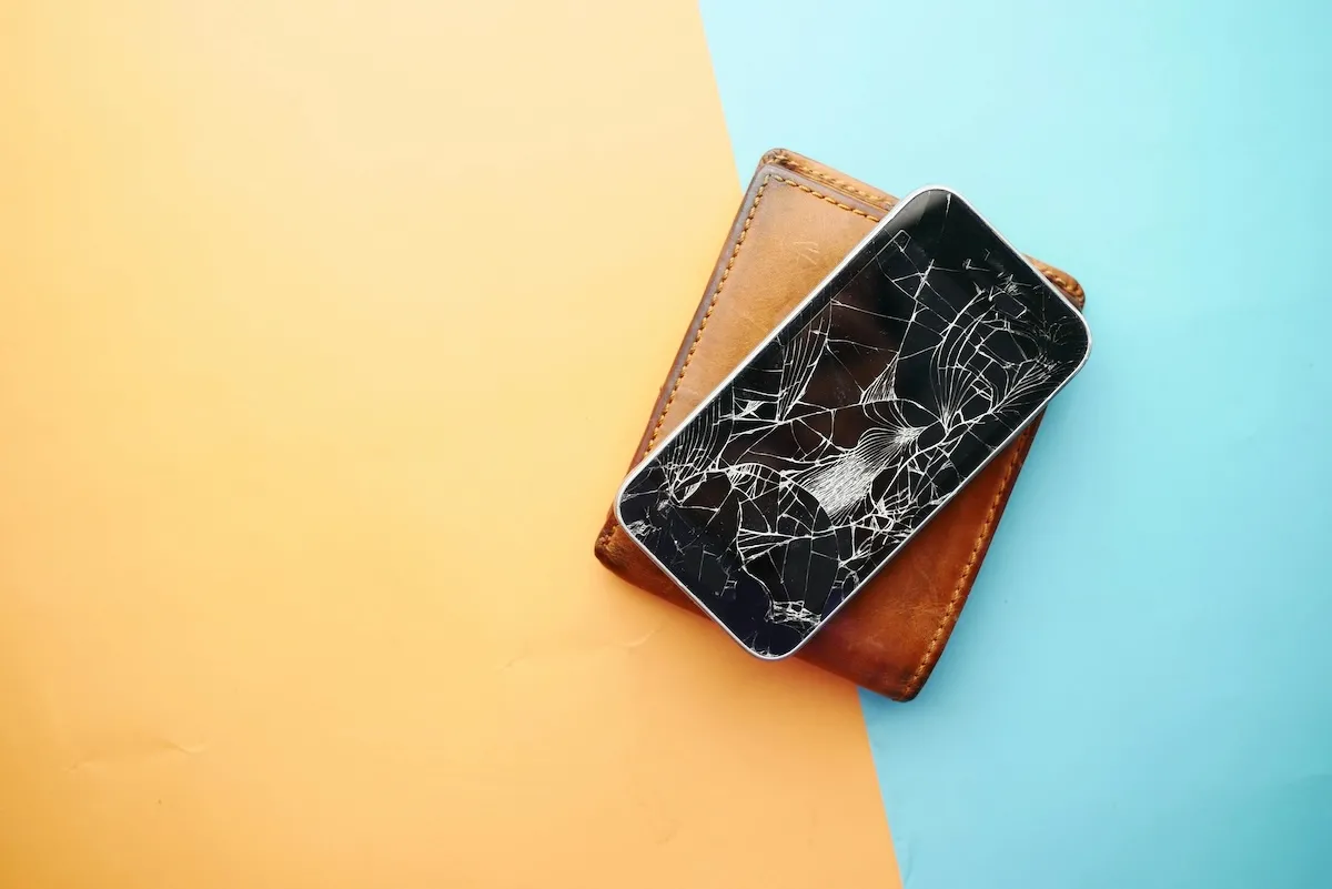 Как продлить жизнь экрана iPhone: 8 советов от мастеров AppLab
