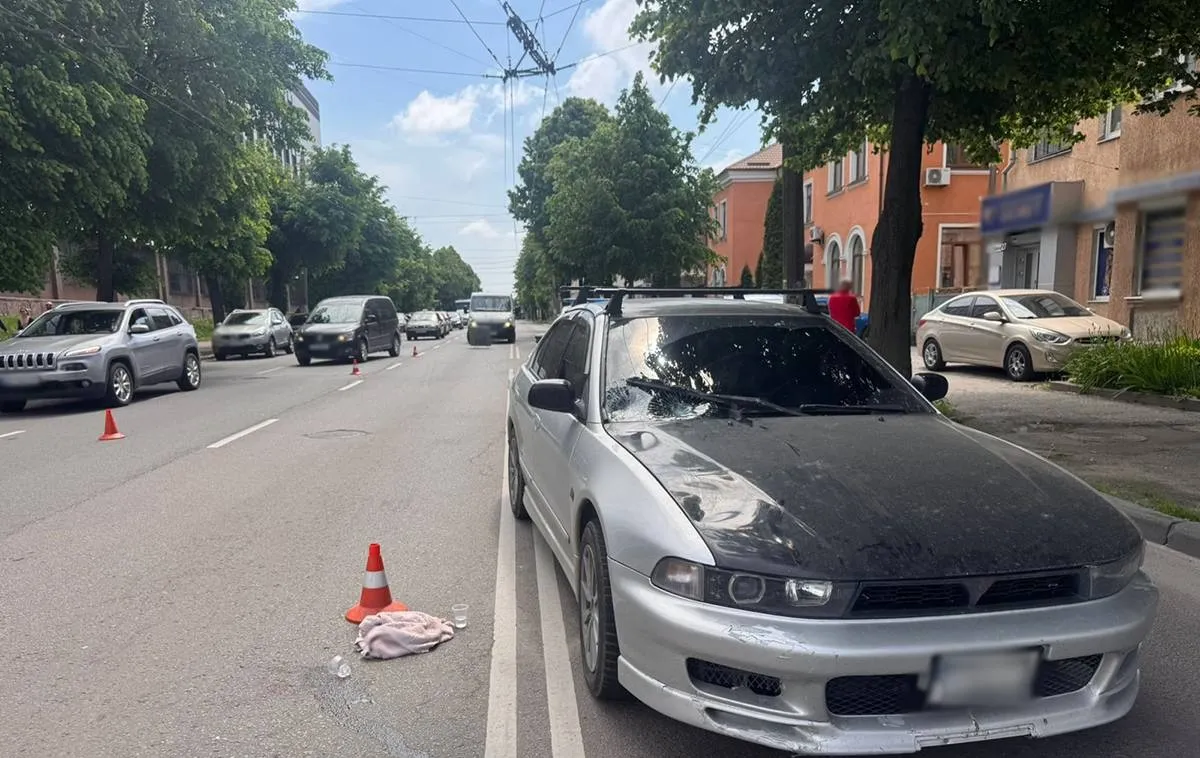 У Житомирі водій на Mitsubishi збив літню жінку