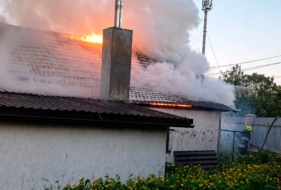 У Звягелі через коротке замикання мало не згорів житловий будинок