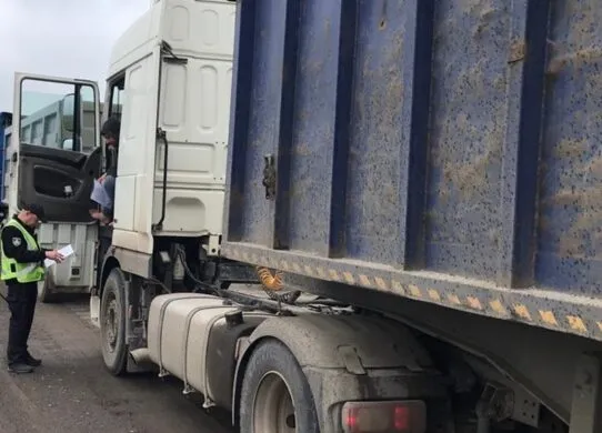 На Житомирщині водії автобуса їздили з чужими тахографами