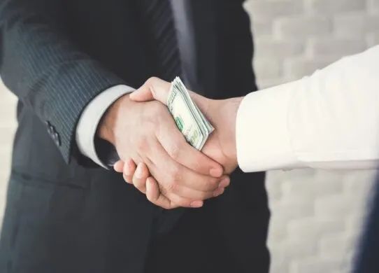 Фінансова етика: як не псувати відносини через позики у друзів