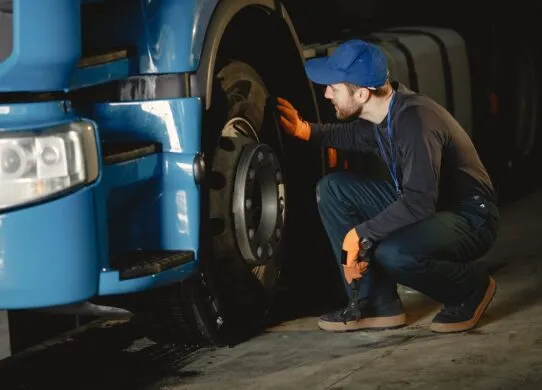 Шини 215/75 R17.5: технічні характеристики, найкращі моделі та сфера застосування