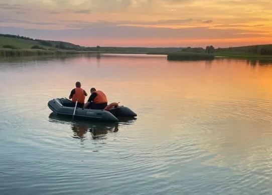 На Хмельниччині під час відпочинку на ставку загинули школярка з Житомирської області та її бабуся