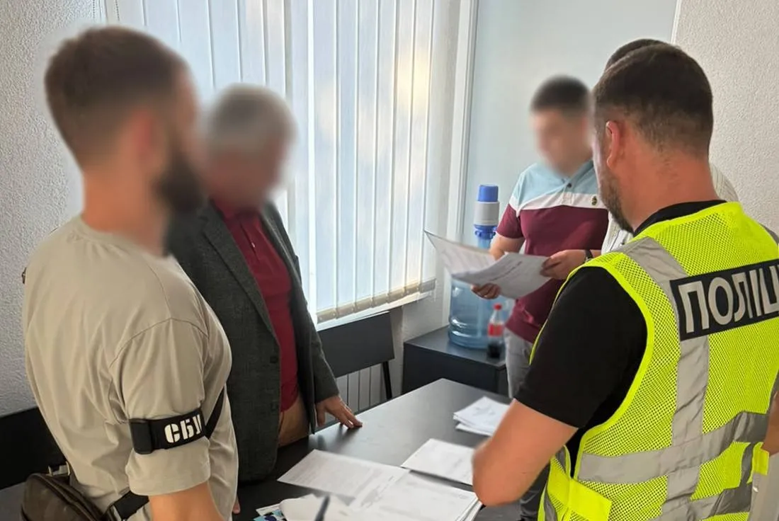 Вимагав гроші за інвалідність: гендиректор лікарні на Житомирщині погорів на хабарі від військового