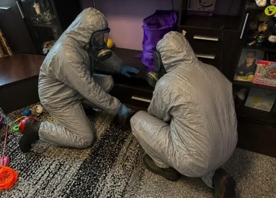 У Коростені викликали додому рятувальників у "скафандрах" через розбитий градусник