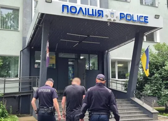 У Житомирі покупець поранив провізора аптеки під час крадіжки