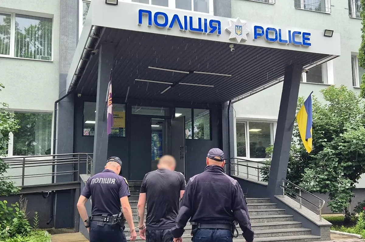 У Житомирі покупець поранив провізора аптеки під час крадіжки