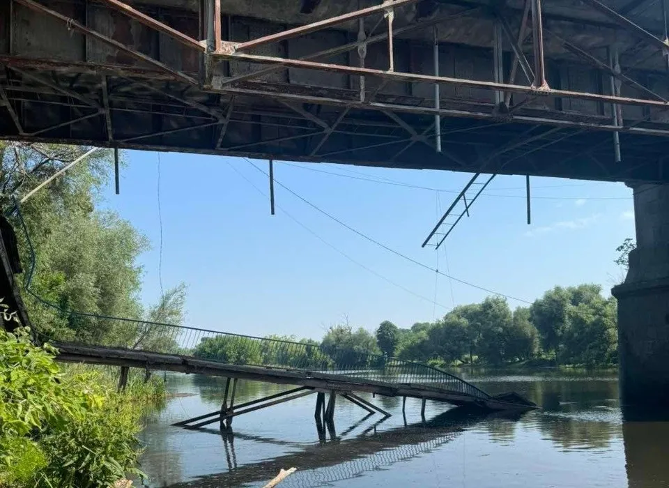 У Коростишеві обвалився міст через Тетерів - рух повністю перекрили