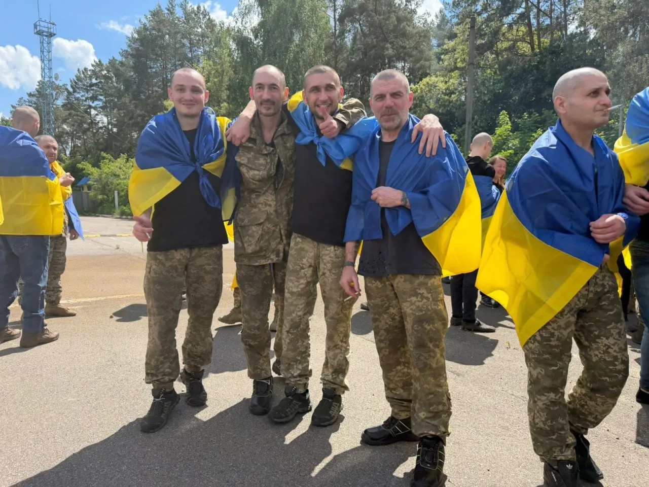 Житомирщина зустрічає чотирьох військових, яких повернули з полону