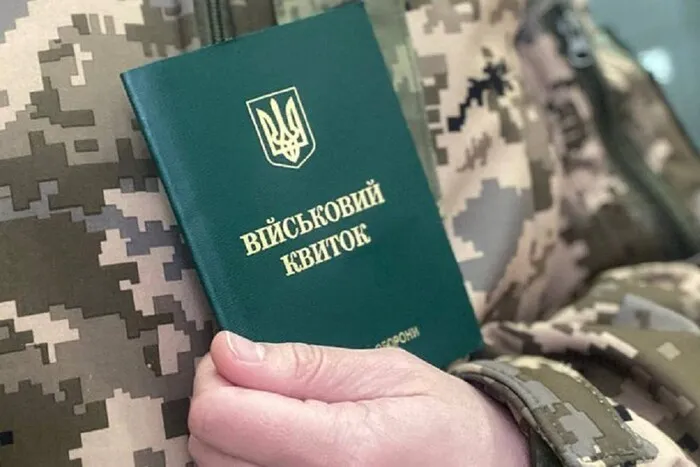 Силоміць тягнули до авто: у Житомирському ТЦК прокоментували скандальне відео з мобілізацією