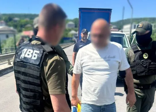 Правоохоронцям Житомирщини передали з Молдови іноземця: що він зробив