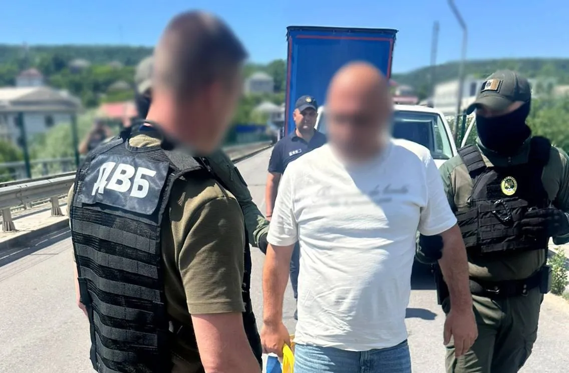 Правоохоронцям Житомирщини передали з Молдови іноземця: що він зробив