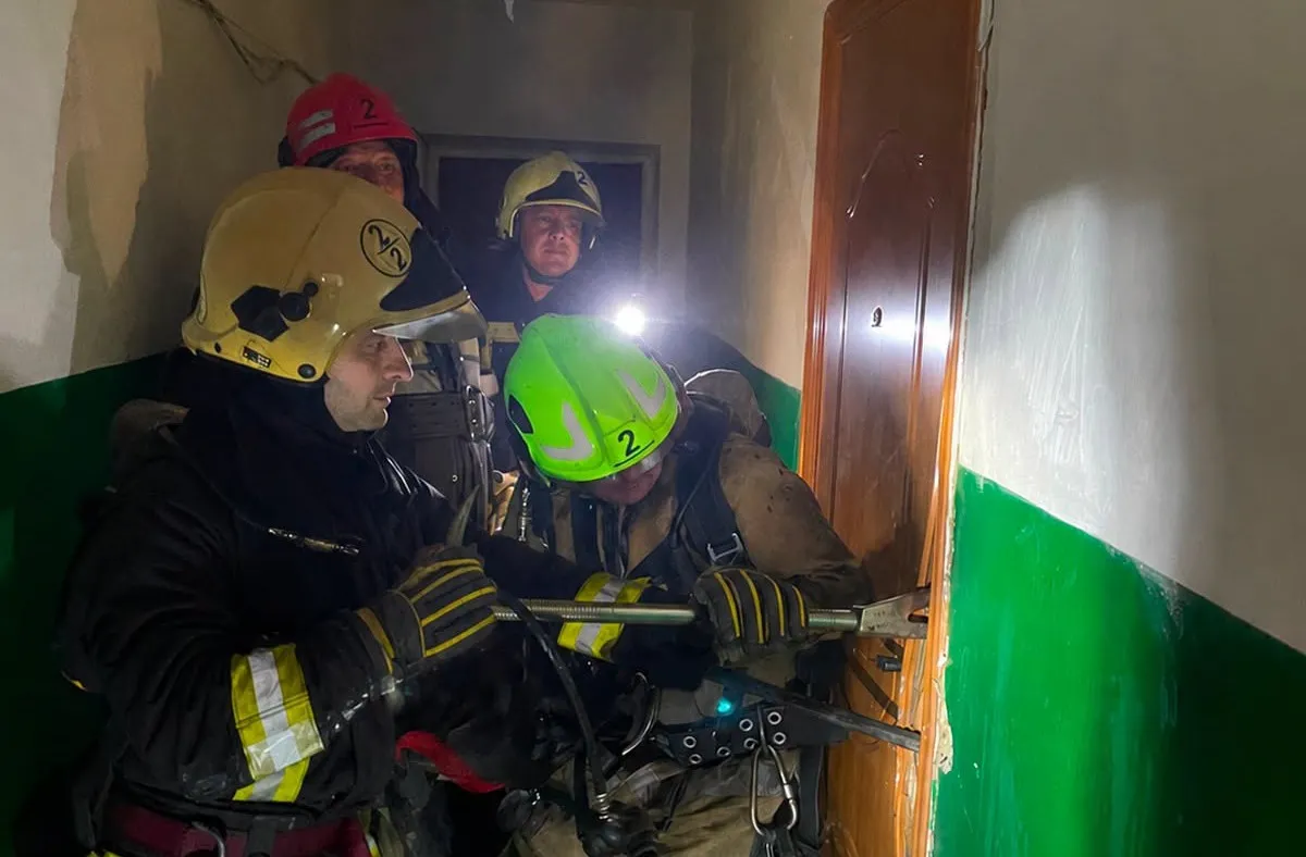 У Житомирі врятували 81-річну жінку, яка надихалася диму у власній квартирі