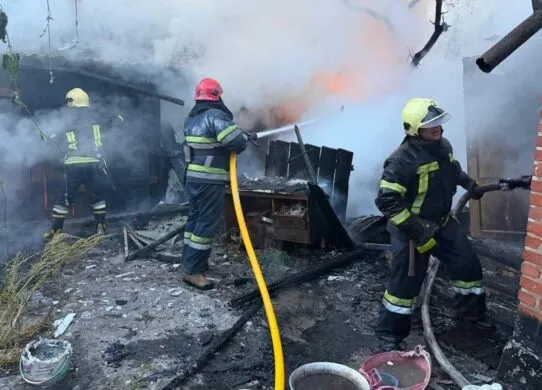 Пожежа у Житомирі: рятувальники гасили вогонь у приватному секторі