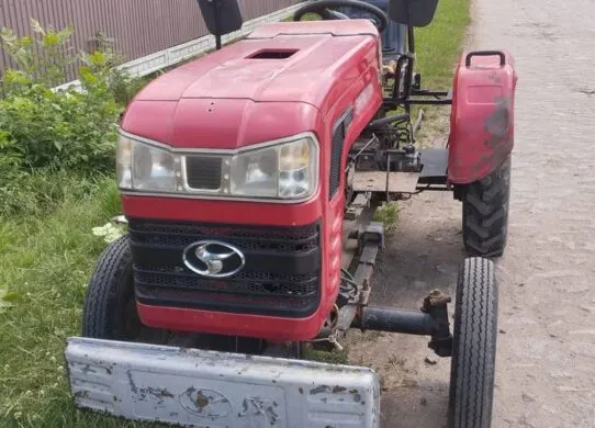 На Житомирщині однорічний хлопчик травмувався на мототракторі: деталі