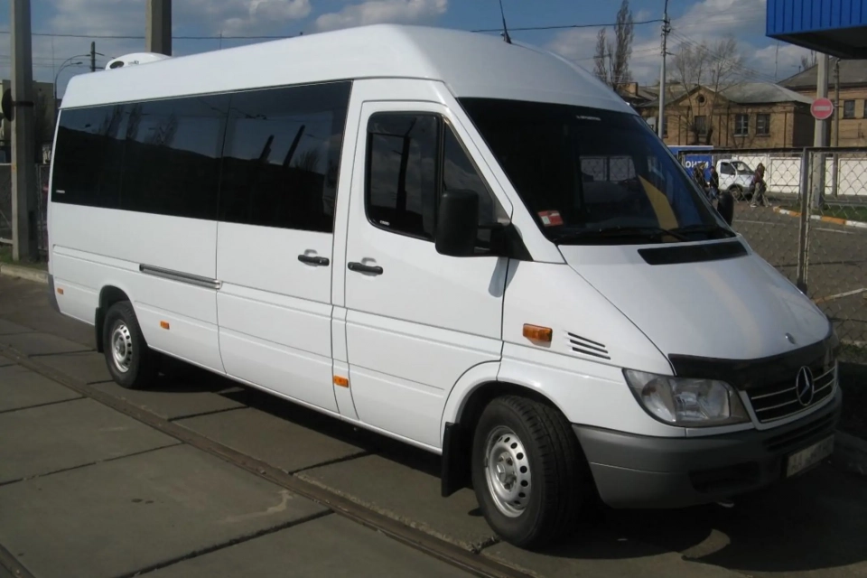 На Житомирщині два приміські автобуси не зупинилися, щоб підвезти військових