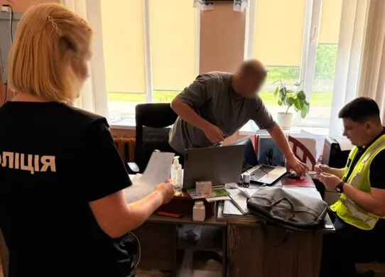 Схема на 2,4 мільйона: у Житомирській області судитимуть директора лікарні та медиків