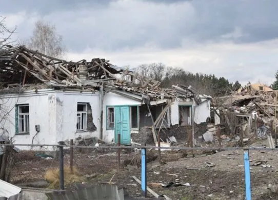 Наказали скинути 12 авіабомб на Коростень: двом російським генералам заочно оголосили підозру