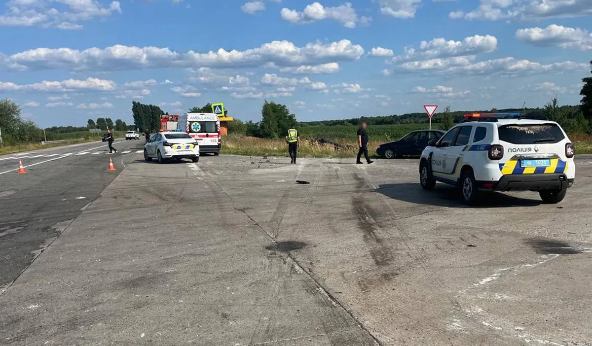 Смертельне зіткнення на Житомирщині: дитина в лікарні, двоє людей загинули на місці