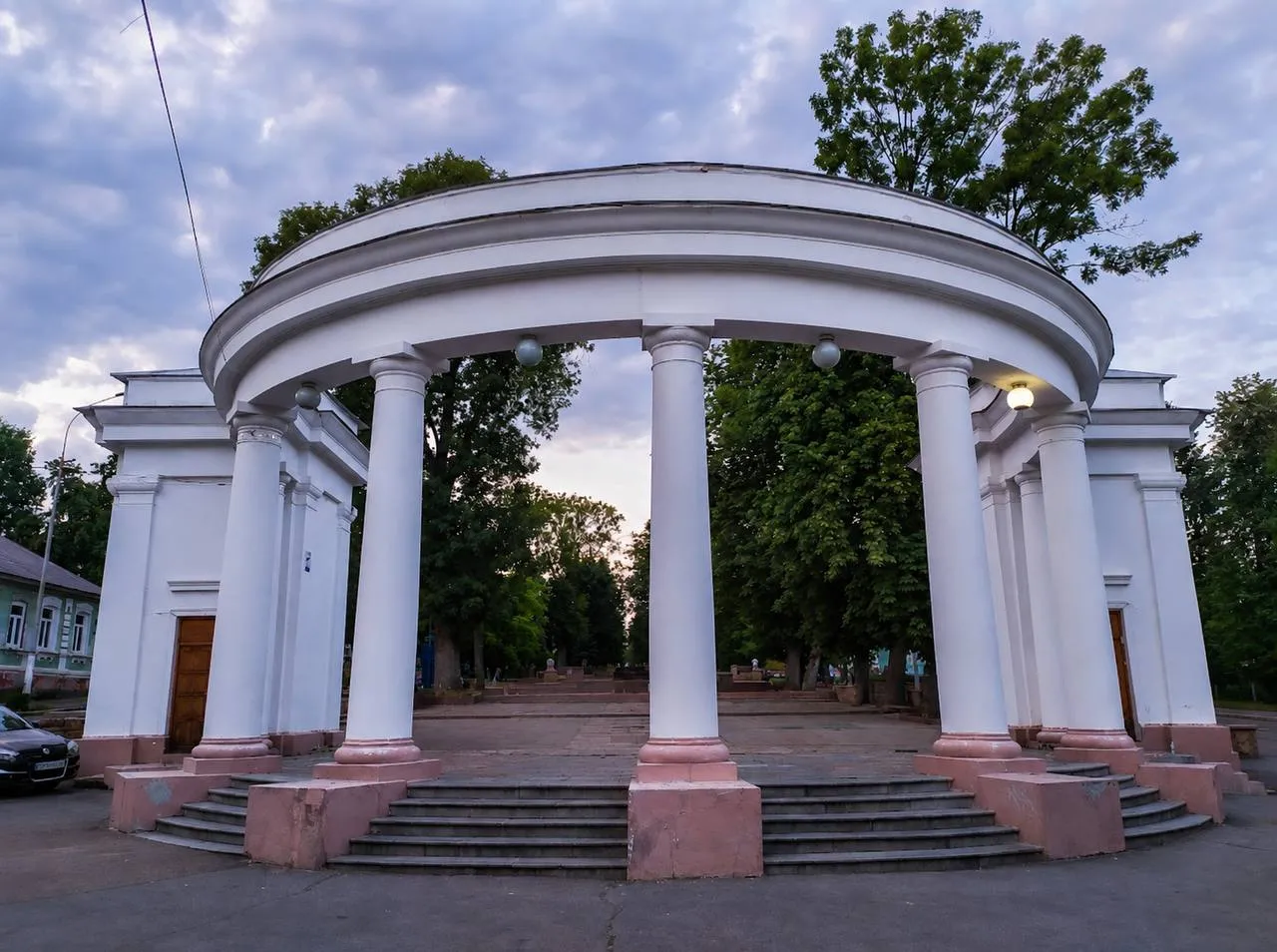 У Житомирі відремонтують вхідну колонаду Шодуарівського парку