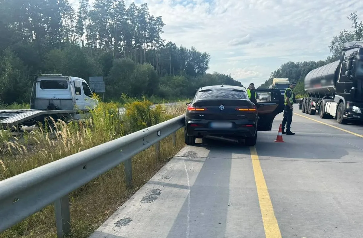 ДТП біля Житомира: зіштовхнулися зустрічні легковик та фура