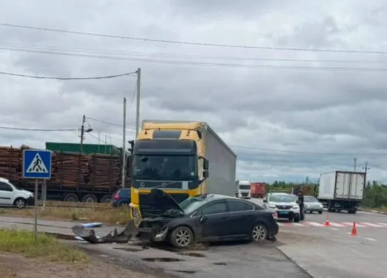 ДТП за участі вантажівки на Житомирщині: серед постраждалих немовля
