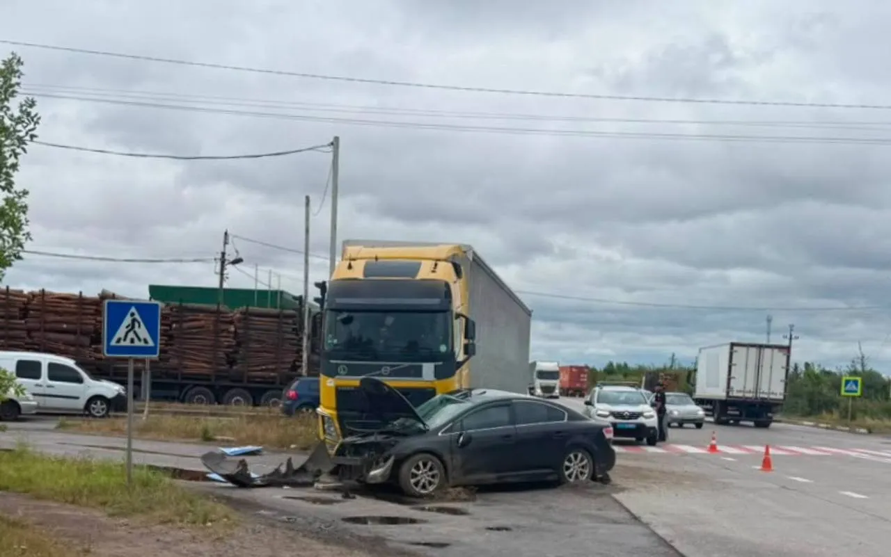 ДТП за участі вантажівки на Житомирщині: серед постраждалих немовля