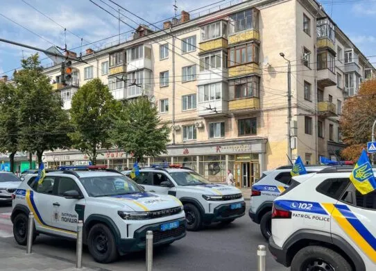 У Житомирі попрощалися з трьома поліцейськими, які загинули через ракетний удар