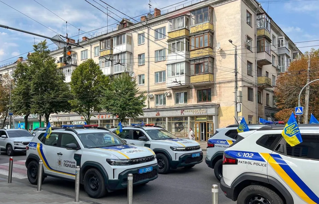У Житомирі попрощалися з трьома поліцейськими, які загинули через ракетний удар