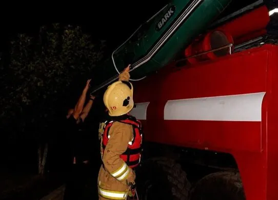 На Житомирщині рятувальники витягли з води жінку, яка тонула в ставку