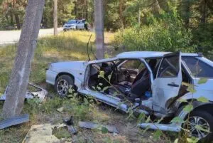 На Житомирщині ВАЗ врізався в електроопору: є постраждалі