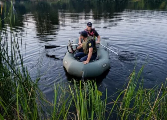 На Житомирщині рятувальники витягли з води двох потопельників