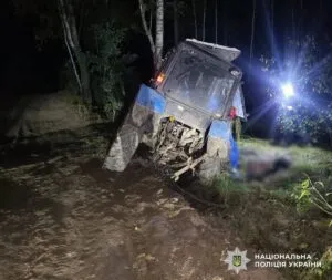 На Коростенщині дві нічні ДТП за участі підлітків: 16-річний загинув, 15-річний у реанімації