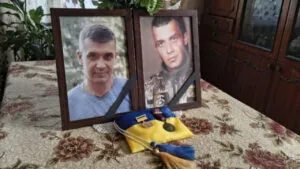 «Він помер не на полі бою»: в Андрушівці не встановлюють банер захиснику