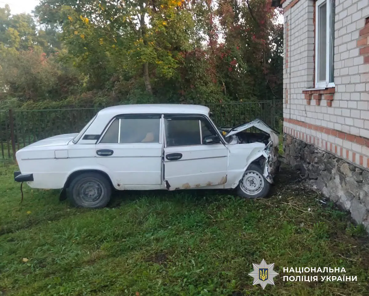 Нічна поїздка двох дівчат закінчилася лікарнею: подробиці ДТП в Івановичах