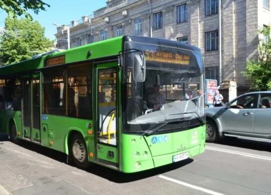 У Житомирі не працює електротранспорт: як їздитимуть автобуси сьогодні